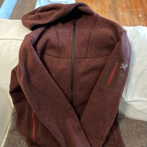 Womens Arcteryx covert Hoody, size Large. Barely worn.